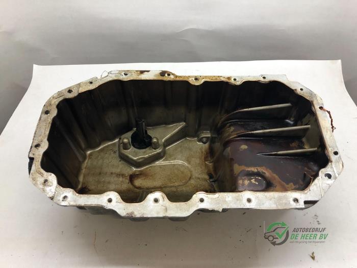 Gebruikte Carterpan Volkswagen Golf V (1K1) 1.6 FSI 16V Prijs € 50,00 Margeregeling aangeboden door Autobedrijf de Heer B.V.