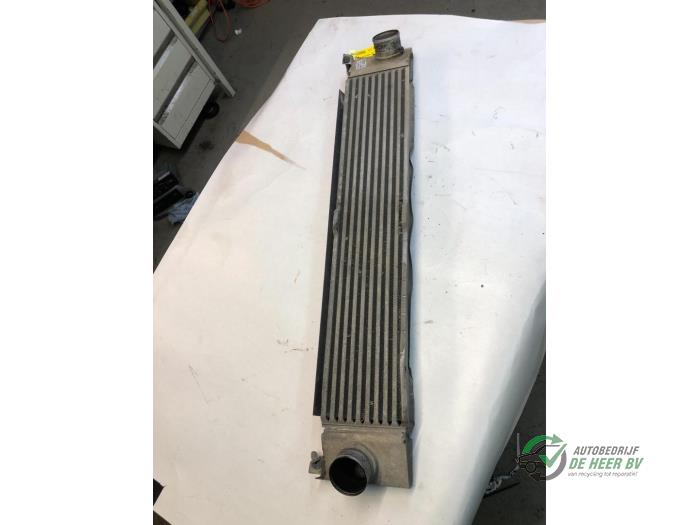 Gebruikte Intercooler Peugeot Boxer (U9) 2.2 HDi 120 Euro 4 Prijs € 75,00 Margeregeling aangeboden door Autobedrijf de Heer B.V.