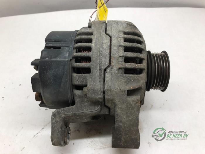 Gebruikte Dynamo Opel Corsa B (73/78/79) 1.2i 16V Prijs € 30,00 Margeregeling aangeboden door Autobedrijf de Heer B.V.