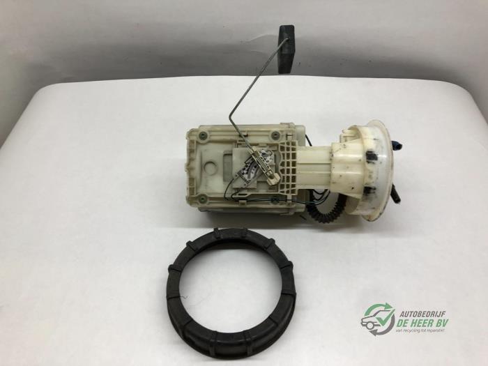Gebruikte Tank element Pomp Volkswagen Polo III (6N2) 1.4 16V 75 Prijs € 35,00 Margeregeling aangeboden door Autobedrijf de Heer B.V.
