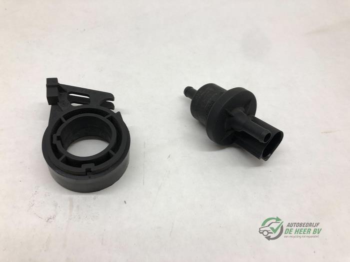 Gebruikte Druksensor Volkswagen Polo IV (9N1/2/3) 1.2 12V Prijs € 20,00 Margeregeling aangeboden door Autobedrijf de Heer B.V.