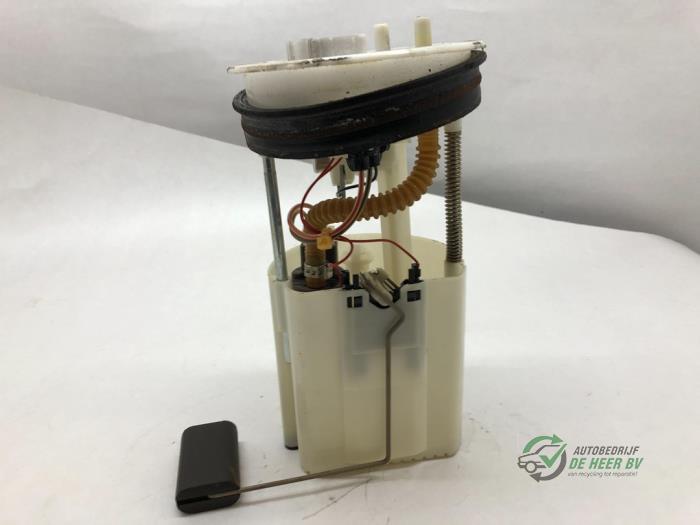 Gebruikte Tank element Pomp Volkswagen Fox (5Z) Prijs € 35,00 Margeregeling aangeboden door Autobedrijf de Heer B.V.
