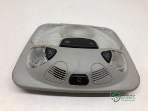 Gebruikte Binnenverlichting voor Mercedes C (W203) 1.8 C-180K 16V Prijs € 35,00 Margeregeling aangeboden door Autobedrijf de Heer B.V.