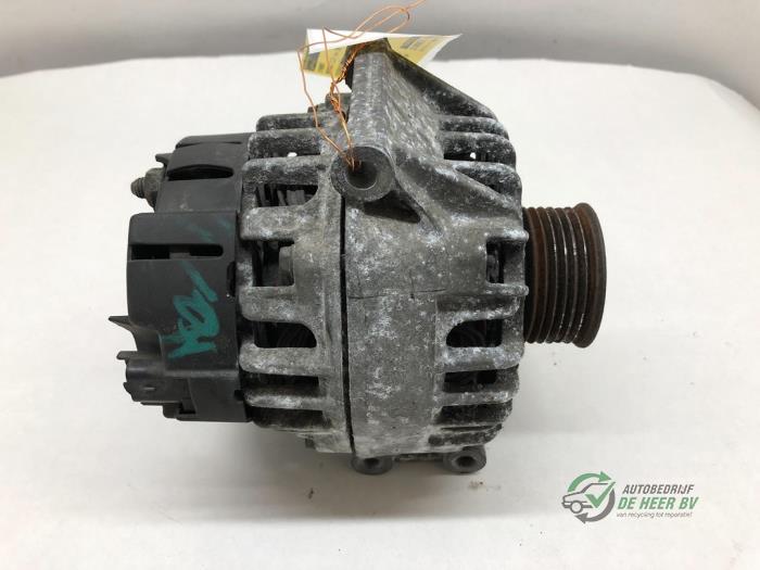 Gebruikte Dynamo Renault Clio II (BB/CB) 1.4 Prijs € 30,00 Margeregeling aangeboden door Autobedrijf de Heer B.V.