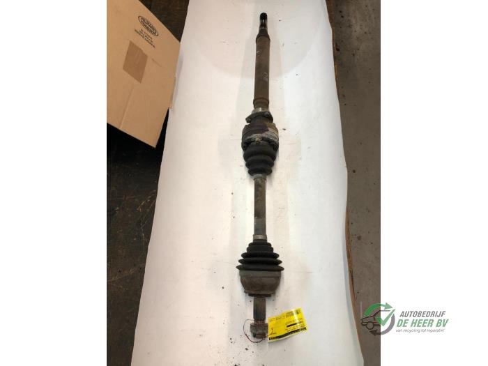 Gebruikte Steekas rechts-voor Alfa Romeo 147 (937) 1.6 Twin Spark 16V Prijs € 50,00 Margeregeling aangeboden door Autobedrijf de Heer B.V.