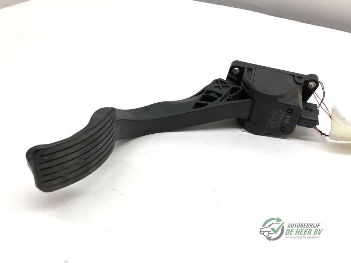 Gebruikte Gaspedaalpositie Sensor Peugeot Partner (GC/GF/GG/GJ/GK) 1.6 HDI 90 16V Prijs € 50,00 Margeregeling aangeboden door Autobedrijf de Heer B.V.