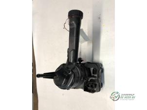 Gebruikte Servopomp Peugeot Partner (GC/GF/GG/GJ/GK) 1.6 HDI 90 16V Prijs € 125,00 Margeregeling aangeboden door Autobedrijf de Heer B.V.