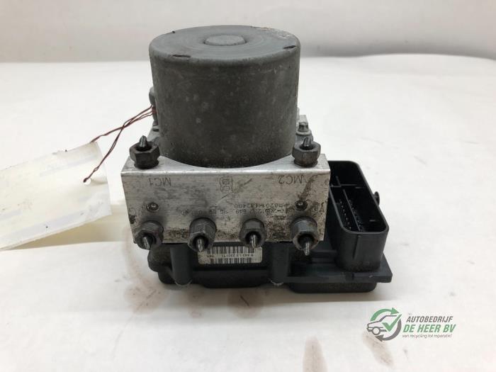 Gebruikte ABS Pomp Peugeot Partner (GC/GF/GG/GJ/GK) 1.6 HDI 90 16V Prijs € 180,00 Margeregeling aangeboden door Autobedrijf de Heer B.V.
