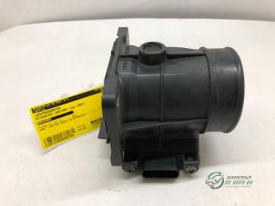 Gebruikte Luchtmassameter Mitsubishi Carisma 1.6i 16V Prijs € 50,00 Margeregeling aangeboden door Autobedrijf de Heer B.V.