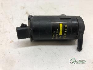 Gebruikte Ruitensproeierpomp voor Chevrolet Spark 1.0 16V Bifuel Prijs € 10,00 Margeregeling aangeboden door Autobedrijf de Heer B.V.