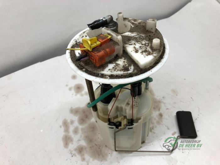 Gebruikte Tank element Pomp Fiat Stilo Prijs € 35,00 Margeregeling aangeboden door Autobedrijf de Heer B.V.
