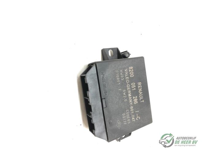 Gebruikte PDC Module Renault Laguna II Grandtour (KG) 2.0 16V IDE Prijs € 50,00 Margeregeling aangeboden door Autobedrijf de Heer B.V.