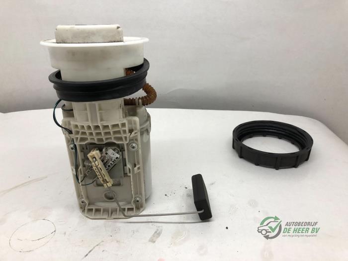 Gebruikte Tank element Pomp Skoda Fabia (6Y2) 1.4i 16V Prijs € 35,00 Margeregeling aangeboden door Autobedrijf de Heer B.V.