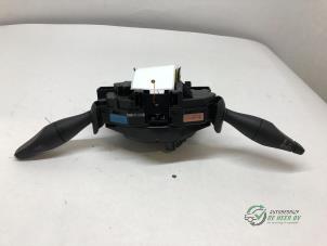 Gebruikte Combischakelaar Stuurkolom Ford Fiesta 5 (JD/JH) 1.3 Prijs € 25,00 Margeregeling aangeboden door Autobedrijf de Heer B.V.