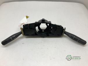 Gebruikte Licht + Raw Schakelaar Peugeot 206 (2A/C/H/J/S) 1.4 XR,XS,XT,Gentry Prijs € 25,00 Margeregeling aangeboden door Autobedrijf de Heer B.V.