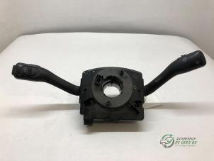 Gebruikte Licht + Raw Schakelaar Volkswagen New Beetle (9C1/9G1) 2.0 Prijs € 50,00 Margeregeling aangeboden door Autobedrijf de Heer B.V.