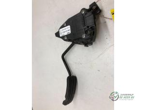 Gebruikte Gaspedaalpositie Sensor Opel Vivaro 2.0 CDTI Prijs € 30,00 Margeregeling aangeboden door Autobedrijf de Heer B.V.