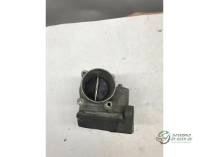 Gebruikte Gasklephuis Volkswagen Polo IV (9N1/2/3) 1.4 16V Prijs € 50,00 Margeregeling aangeboden door Autobedrijf de Heer B.V.