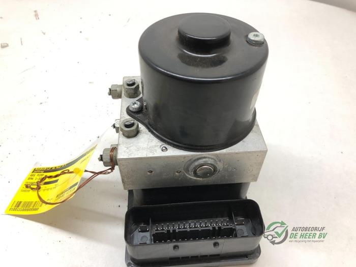 Gebruikte ABS Pomp BMW 1 serie (E87/87N) 118i 16V Prijs € 90,00 Margeregeling aangeboden door Autobedrijf de Heer B.V.