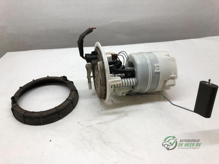 Gebruikte Tank element Pomp Peugeot 308 (4A/C) 1.6 VTI 16V Prijs € 50,00 Margeregeling aangeboden door Autobedrijf de Heer B.V.