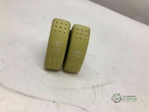 Gebruikte Licht Schakelaar Renault Twingo (C06) 1.2 Prijs € 15,00 Margeregeling aangeboden door Autobedrijf de Heer B.V.