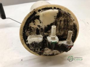 Gebruikte Tank element Pomp Renault Twingo (C06) 1.2 Prijs € 35,00 Margeregeling aangeboden door Autobedrijf de Heer B.V.