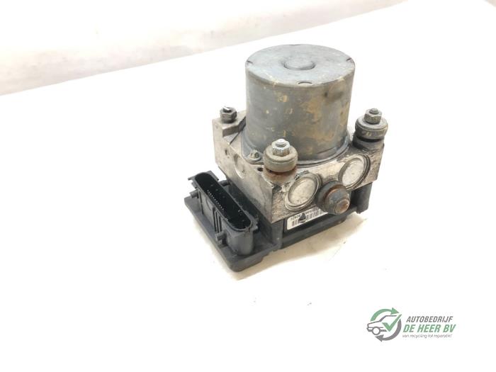 Gebruikte ABS Pomp Citroen C4 Berline (LC) 1.6 HDi 16V Prijs € 50,00 Margeregeling aangeboden door Autobedrijf de Heer B.V.