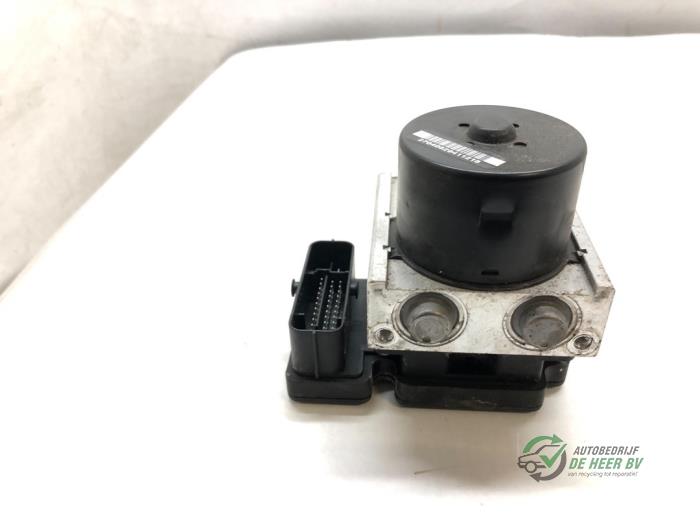 Gebruikte ABS Pomp Fiat Doblo Cargo (263) 1.3 MJ 16V DPF Euro 5 Prijs € 100,00 Margeregeling aangeboden door Autobedrijf de Heer B.V.