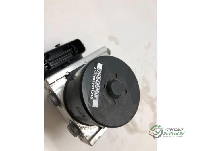 ABS Pomp van een Fiat Doblo Cargo (263) 1.3 MJ 16V DPF Euro 5 2011