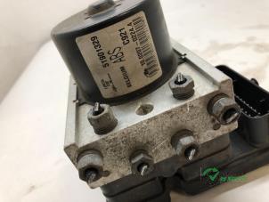 ABS Pomp van een Fiat Doblo Cargo (263) 1.3 MJ 16V DPF Euro 5 2011
