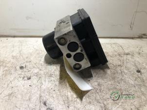 Gebruikte ABS Pomp Mercedes CLK (C209) 2.6 240 V6 18V Prijs € 95,00 Margeregeling aangeboden door Autobedrijf de Heer B.V.