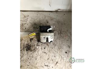 Gebruikte Slotmechaniek Achterklep Fiat Panda (169) 1.2 Fire Prijs € 35,00 Margeregeling aangeboden door Autobedrijf de Heer B.V.