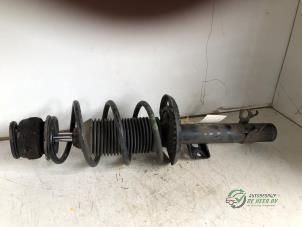 Gebruikte Mac Phersonpoot links-voor Volkswagen Up! (121) 1.0 12V 60 Prijs € 50,00 Margeregeling aangeboden door Autobedrijf de Heer B.V.