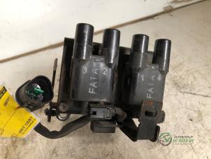 Gebruikte Bobine Hyundai i10 (F5) 1.1i 12V Prijs € 25,00 Margeregeling aangeboden door Autobedrijf de Heer B.V.