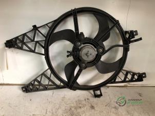 Gebruikte Koelvin Renault Twingo II (CN) 1.2 Prijs € 25,00 Margeregeling aangeboden door Autobedrijf de Heer B.V.