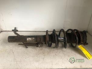 Gebruikte Mac Phersonpoot rechts-voor Ford Fiesta 5 (JD/JH) 1.4 16V Prijs € 35,00 Margeregeling aangeboden door Autobedrijf de Heer B.V.