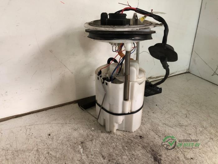 Gebruikte Tank element Pomp Volkswagen Jetta IV (162/16A) 1.4 TSI Hybrid 16V Prijs € 75,00 Margeregeling aangeboden door Autobedrijf de Heer B.V.