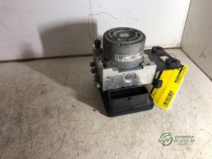 Gebruikte ABS Pomp Opel Vivaro 1.6 CDTi BiTurbo 145 Prijs € 175,00 Margeregeling aangeboden door Autobedrijf de Heer B.V.