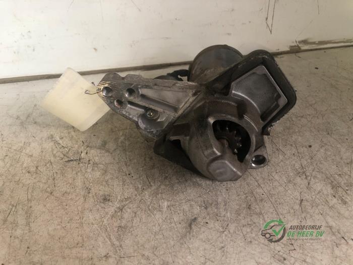 Gebruikte Startmotor Renault Clio IV Estate/Grandtour (7R) 1.5 Energy dCi 90 FAP Prijs € 35,00 Margeregeling aangeboden door Autobedrijf de Heer B.V.