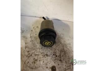 Gebruikte Stuurbekrachtiging Olie Reservoir Ford S-Max (GBW) 2.5 Turbo 20V Prijs € 20,00 Margeregeling aangeboden door Autobedrijf de Heer B.V.