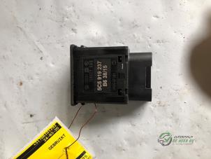 Gebruikte Airbag schakelaar Volkswagen Golf VII (AUA) 1.4 GTE 16V Prijs € 10,00 Margeregeling aangeboden door Autobedrijf de Heer B.V.