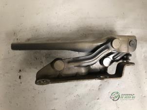 Gebruikte Motorkap Scharnier Skoda Octavia Combi (1Z5) 1.6 TDI Greenline Prijs € 20,00 Margeregeling aangeboden door Autobedrijf de Heer B.V.