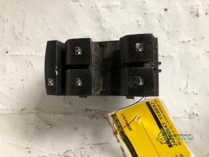 Gebruikte Schakelblok ruiten Chevrolet Cruze (300) 2.0 D 16V Prijs € 35,00 Margeregeling aangeboden door Autobedrijf de Heer B.V.