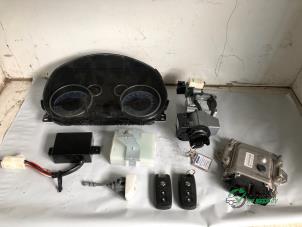 Gebruikte Kontaktslot + computer Suzuki SX4 (EY/GY) 1.6 16V 4x2 Prijs € 150,00 Margeregeling aangeboden door Autobedrijf de Heer B.V.