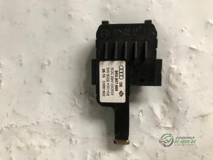 Gebruikte Luchtkwaliteit sensor Volkswagen Polo V (6R) 1.2 TDI 12V BlueMotion Prijs € 25,00 Margeregeling aangeboden door Autobedrijf de Heer B.V.