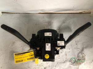 Gebruikte Licht + Raw Schakelaar Volkswagen Passat Variant (3C5) 1.8 TSI 16V Prijs € 40,00 Margeregeling aangeboden door Autobedrijf de Heer B.V.