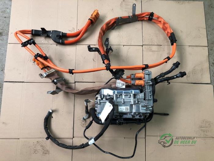Gebruikte Central electronic module Mercedes A Limousine (177.1) 1.3 A-250 e Turbo 16V Prijs € 350,00 Margeregeling aangeboden door Autobedrijf de Heer B.V.
