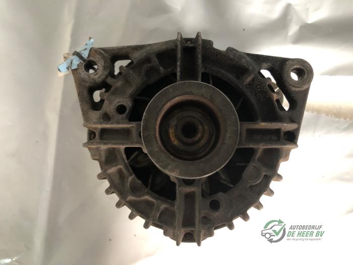 Gebruikte Alternator Ford Focus 1 1.4 16V Prijs € 35,00 Margeregeling aangeboden door Autobedrijf de Heer B.V.