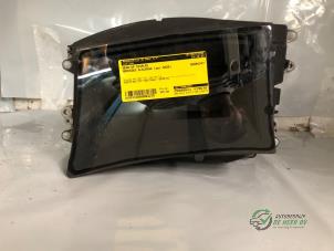 Gebruikte Head-up display Mercedes A Limousine (177.1) 1.3 A-250 e Turbo 16V Prijs € 225,00 Margeregeling aangeboden door Autobedrijf de Heer B.V.