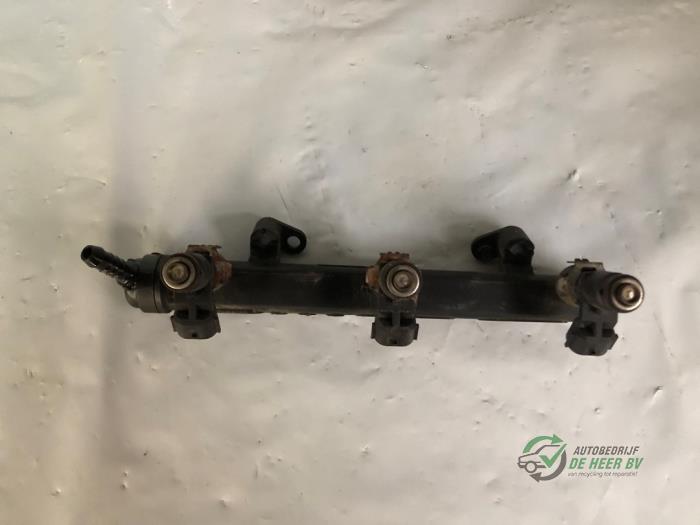 Gebruikte Injector brug Seat Ibiza IV SC (6J1) 1.0 12V Prijs € 75,00 Margeregeling aangeboden door Autobedrijf de Heer B.V.